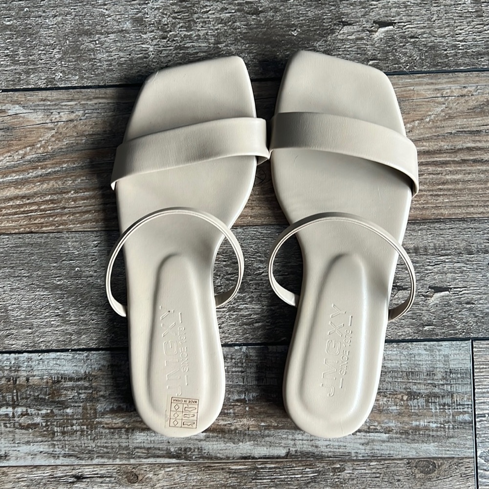 Cute square toe sandals size 7.5
